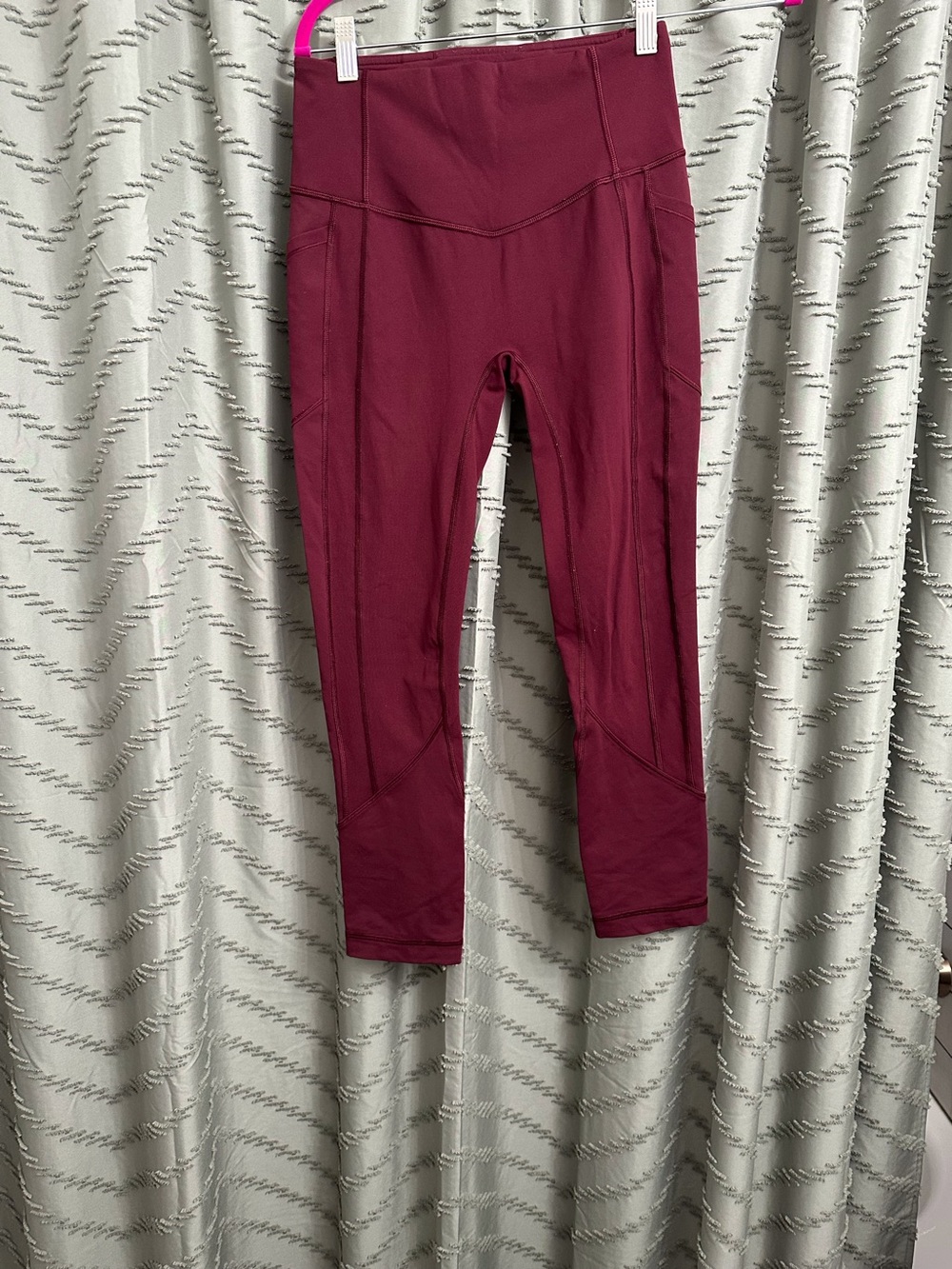 Lululemon Speed Tight leggings size 6 
Side pockets, maroon, burgundy